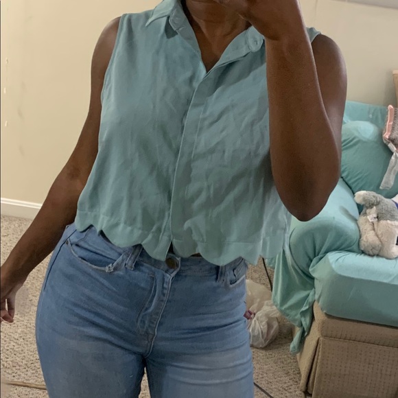 Button up - Picture 2 of 3